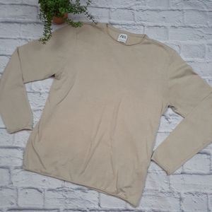 ZARA Raw Hem Style Long Sleeve Sweater Size Medium